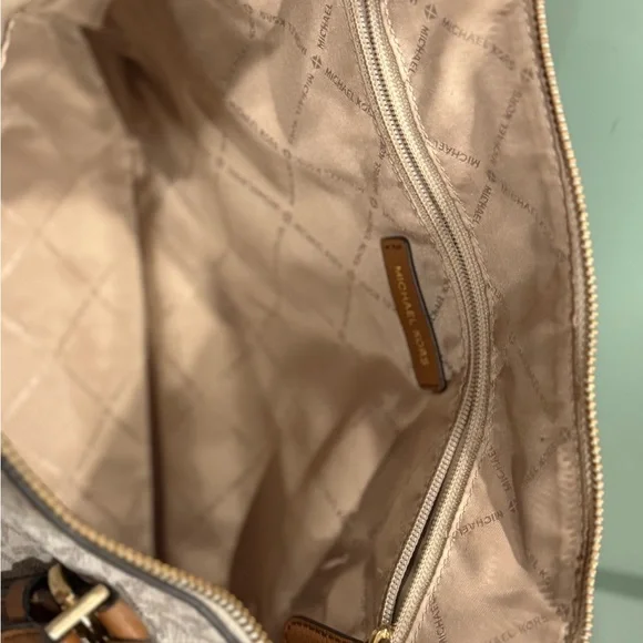 Michael Kors Tan and Cream Tote Bag - Picture 5 of 5